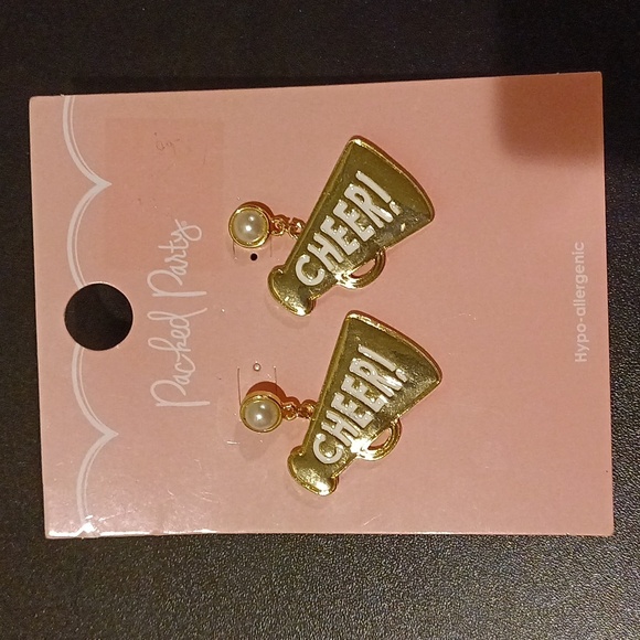 NWT Hypo-allergenic Gold tone Cheer Horn Dangle Earrings by Packed Party - Picture 1 of 4
